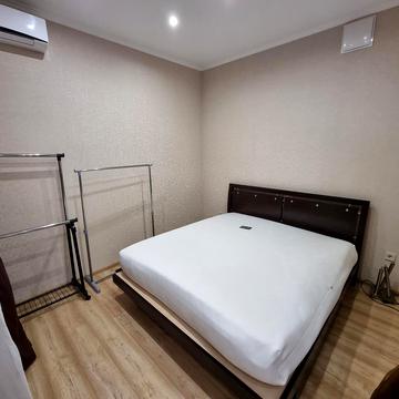 Зарічна вул., 1-В