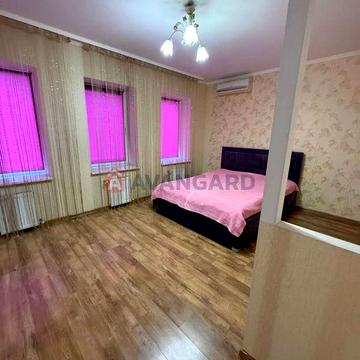 Будинок в центрі Космосу, для сімї