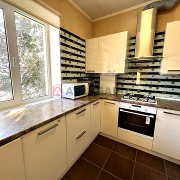 Будинок в центрі Космосу, для сімї