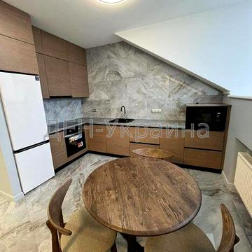 Оренда 2-к пентхаусу на вул. Павлівській 17. Без сусідів!