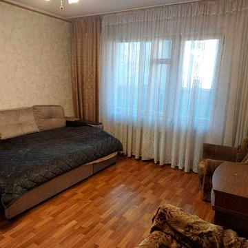 1 комнатная с ремонтом Добровольского в 16-ти этажном доме!