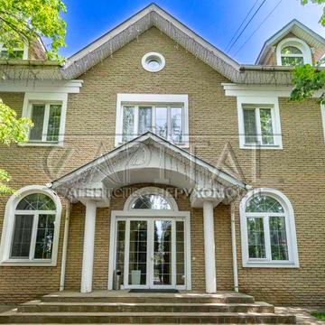 Будинок з терасою,гаражем, басейном і сауною в Петропавлівській Борщаг