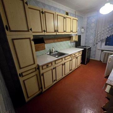 Здам в оренду 3-кімнатну квартиру, м, центр! Не вимикають  світло!