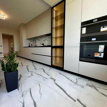 Євротрикімнатна квартира з новим шикарний ремонтом