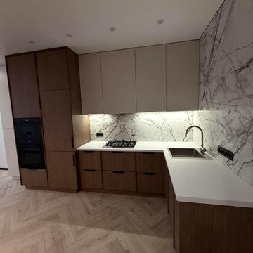 Велика євродвокімнатна квартира в центрі Ірпеня!