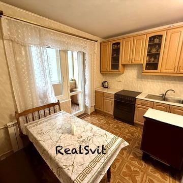 Каштанова вул., 14-Б