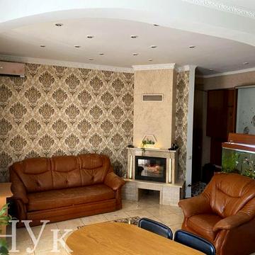 Однокімнатна квартира студія , на набережній.