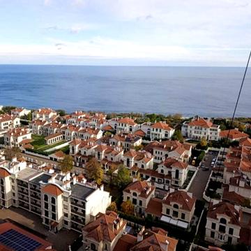 Однокімнатна квартира з видом на море, Атмосфера, Аркадія