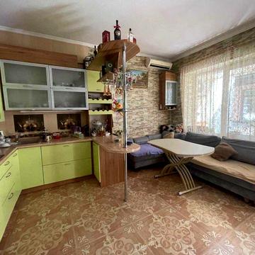 Продам 2кімн квартиру з терасою та гаражем . Дача Ковалевського 101а