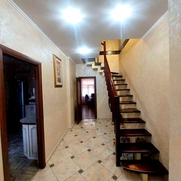 Продаж 3кім квартира вул Залізнична особнячого типу