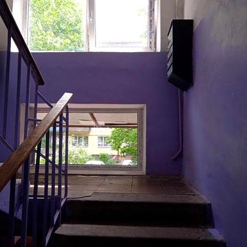 Хозяин.Срочно.Продаю 2х комн квартиру Нивки.Оплата только за наличные.