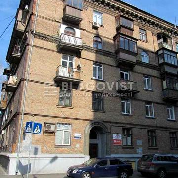 Продаж 2-к квартири Поділ вул. Щекавицька Сталінка цегла