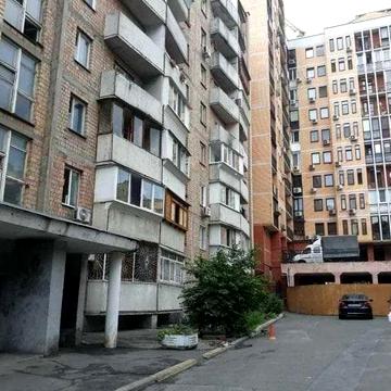 Продам 1-ку метро Олимпийская ул.Жилянская 76 Центр