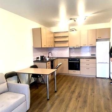 Варшавский квартал.Новьій дом,евроремонт,новая. Мебель ,техника.