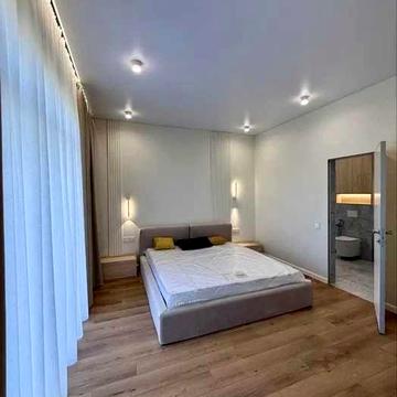 Продаж Будинку в Стоянці 206 м2 на 14ти сотках Басейн автонавіс