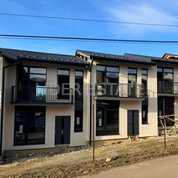 Продаж таунхаусу в Ужгороді, 3 кімнати, 114 м², 2.6 сот.