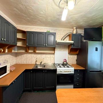 Здам 3 кім. квартиру в Яготині опалення працює без світла, мебльована