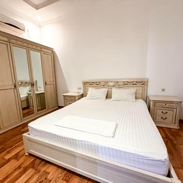 Генуезька вул., 36