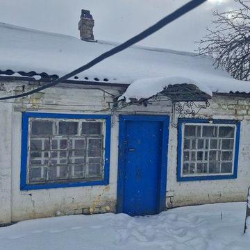 Тільки продаж. Половина будинку з власним подвірям. Власник