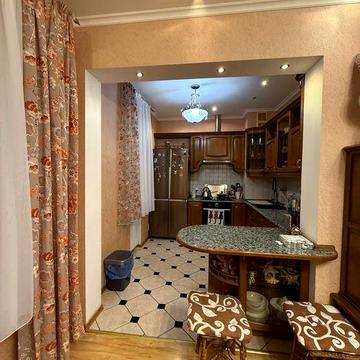 Продажа 2х комнатной квартиры сталинка на 96м квартале