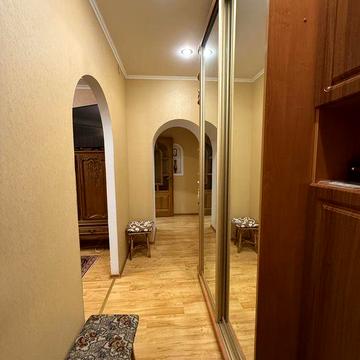 Продажа 2х комнатной квартиры сталинка на 96м квартале