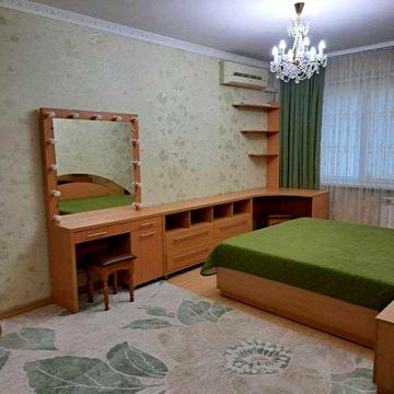 2-х кім. квартира в нагірній частині (меблі, техніка, інфраструктура)