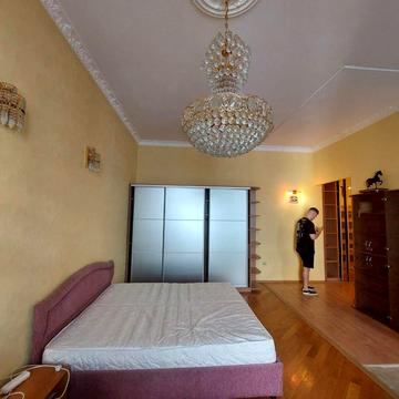 Тарасівська вул., 23/25