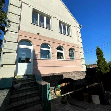 Будинок в Бучі 120 м.кв. тераса, гараж, земля СІМ соток. Програми!