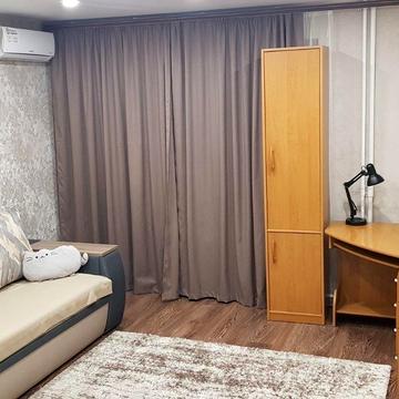 Вільний пров., 4