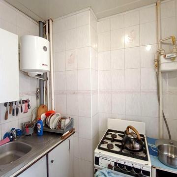 Продам 3 -х комнатную квартиру на Ласточке в самом центре.