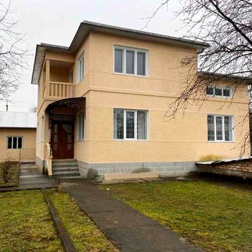 Продається приватний будинок. Можливий обмін на квартиру