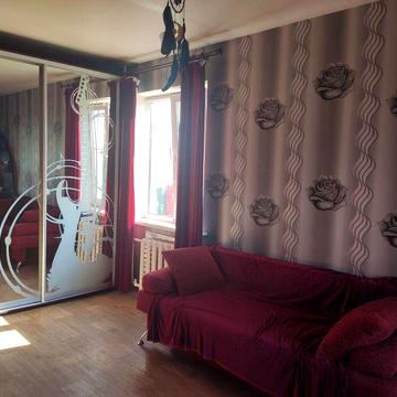 Продам трикімнатну квартиру,  Подільський  р-н,Виноградар ,Порика 18