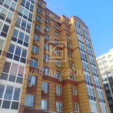 Пентхаус під ремонт, трикімнатна квартира в центрі, поряд з парком