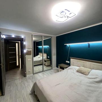 Оренда двокімнатноі квартири в заселеному будинку / каскад