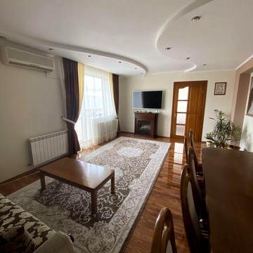 Велика, простора квартира