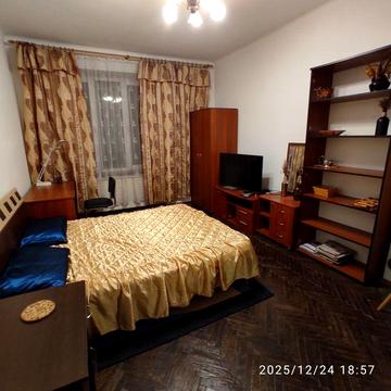 Здається на 1-6 місяців 2-х кімнатна вул. Поповича центр