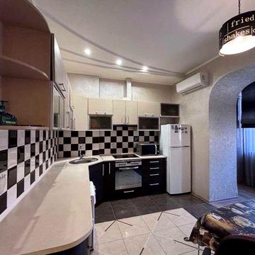 Новий будинок у центрі біля парку. Квартира з ремонтом, під програму