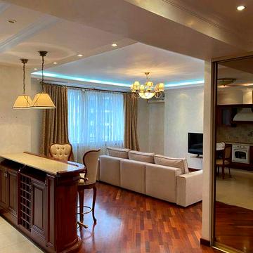 Оренда 3-к.,130 м2, вул. Предславинська 31/11, Печерськ, Палац Україна