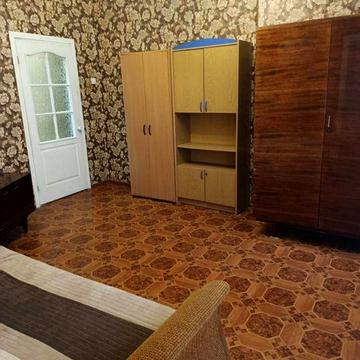 Продам 2-х комнатную в центре недорого