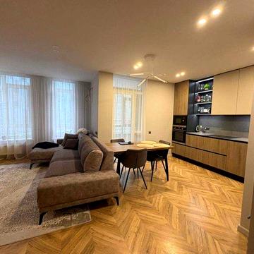 оренда сучасної 3-х кімнатної квартири в ж.к. Республіка