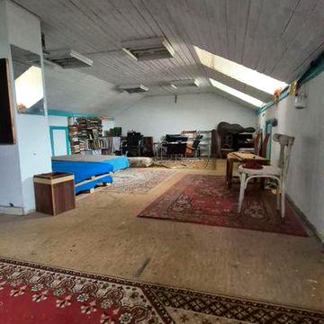 240 м2, три этажа,  2 отельных входа - под бизнес, квартиры, офисы