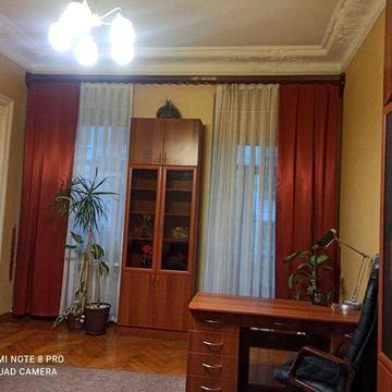 Просторная, светлая квартира в центре Новосельского