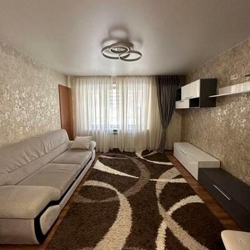 Сдам 2 кв район ТРЦ  Дафи 14000