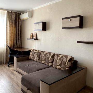 Наталії Ужвій вул., 12