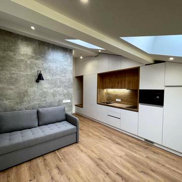 Естонська вул., 10