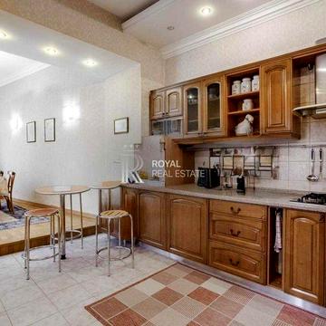 Продаж Квартира 5кім. 325м2 вул. Софіївська Дворівнева Газ Метро