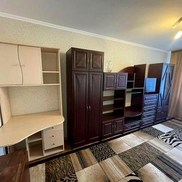 Перша оренда 1кв.36м. Газ. 2 поверх. Вул.Малишко 23. Метро 5хв. пішки.