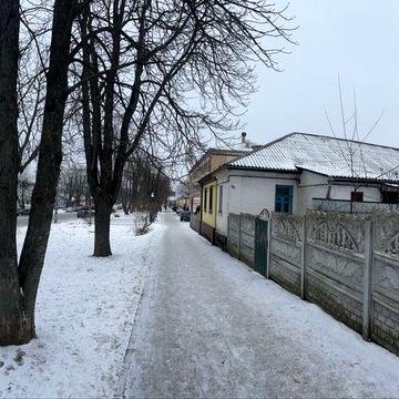 Центр міста! Продам будинок та земельну ділянку!