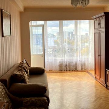 Левка Лукяненка вул. (Маршала Тимошенка), 1