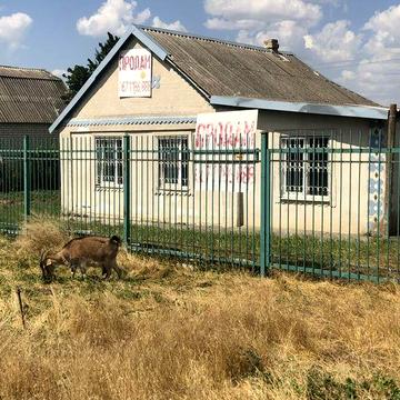 Будинок по трасі у с. Посад-Покровське